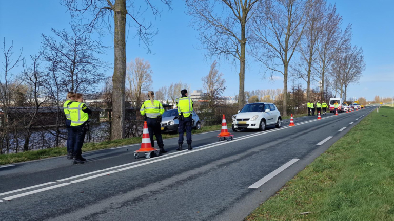 Gewonde bij aanrijding op Westdijk in Zuidschermer