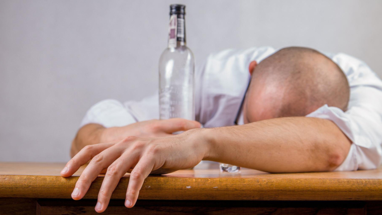 Een “nee” voor vijf rosé; percentage Nederlanders dat overmatig drinkt lager dan ooit