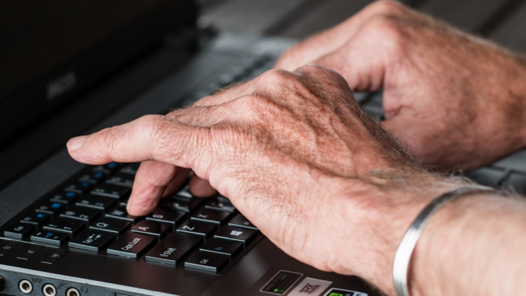 Voorlichtingsmiddag over oplichting via internet in Het Trefpunt in Heiloo 🗓