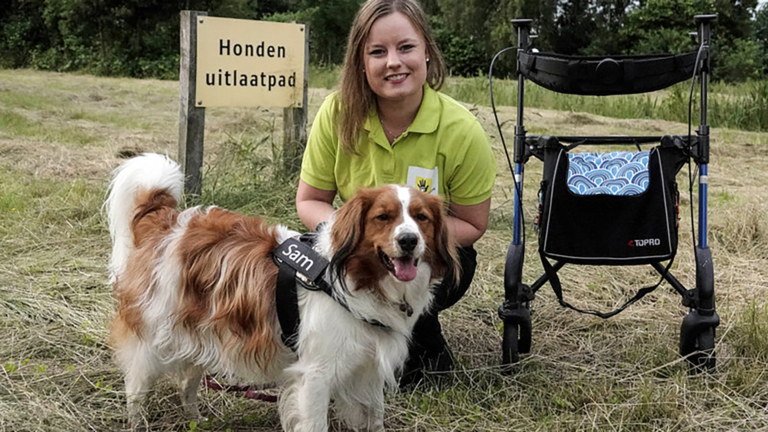 Dierenbuddy’s helpen ouderen met verzorgen huisdieren: “Ze zijn hartstikke dankbaar”
