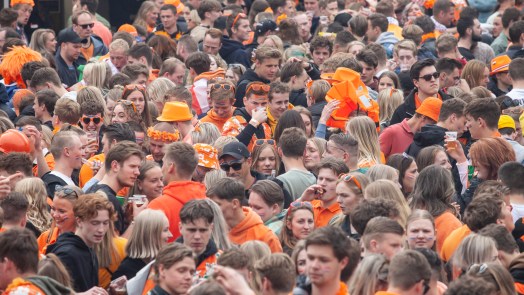 Vrijmarkt in de regen of dansen in de zon? Dit is het weerbericht voor Koningsdag
