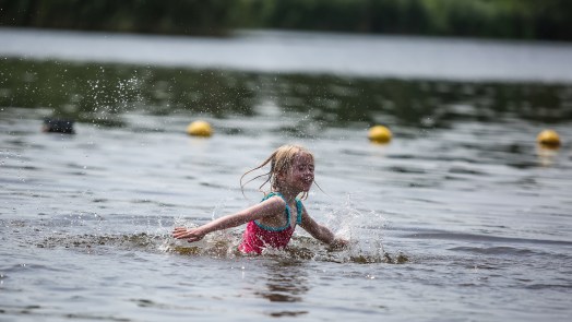 Een frisse voorjaarsduik, maar wel veilig: zwemwater in regio in kaart gebracht