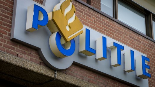 Getuigenoproep Waardse politie: jonge fietser door tweetal mishandeld aan Deimoslaan