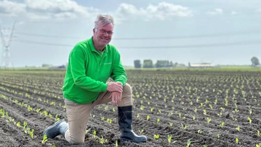 Boer Peter doet het met wormen, schimmels en bacteriën: “Pis en kak geeft ammoniak”
