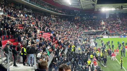 Foto’s verdachte AZ-supporters te zien in televisieprogramma Opsporing Verzocht