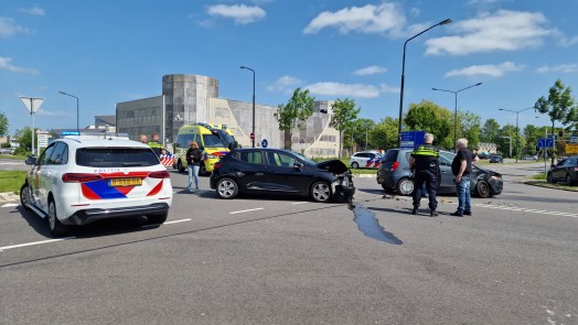 Harde botsing op Rietveldweg in Heerhugowaard