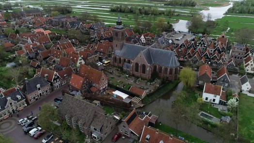 Kunst- en boekenmarkt in historisch De Rijp, “al jaren traditie”