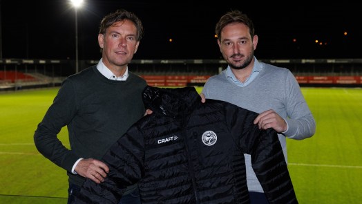 Trainer Alex Pastoor flikt het weer, dit keer met Almere City naar eredivisie