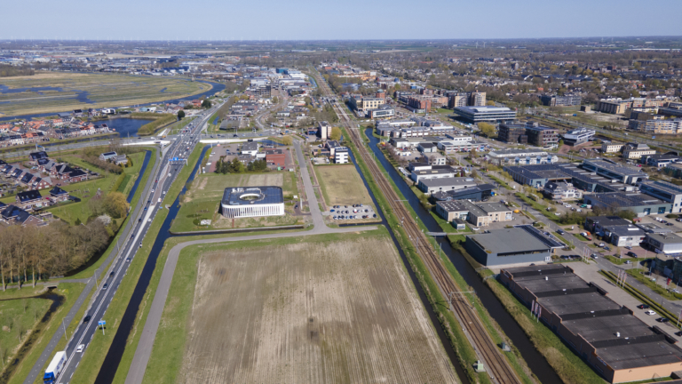 Gemeente Dijk en Waard en Woonstichting Langedijk tekenen voor rond 100 huurwoningen aan Gildestraat
