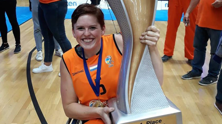 Opnieuw goud voor Heerhugowaardse Lindsay Frelink en haar rolstoelbasketbalteam