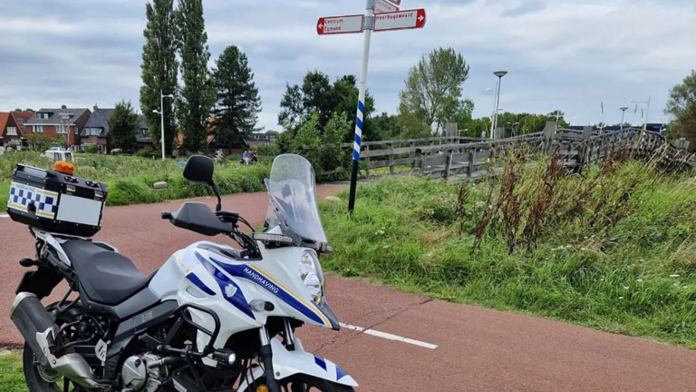 Boetes uitgedeeld aan brom- en snorfietsers op Molenkade