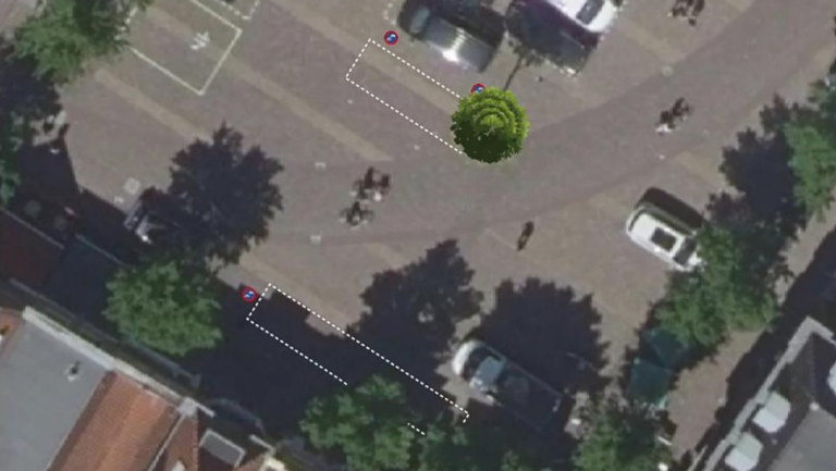 Parkeervakken voor fietsen en scooters op Hofplein in Alkmaar