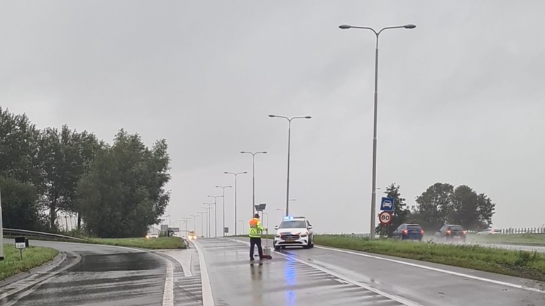 Werkzaamheden, regen en ongeval: gigafile en afgesloten N242
