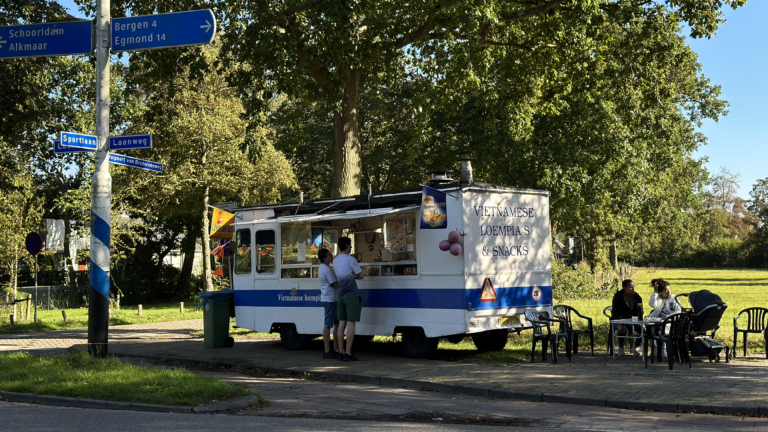 Schoorlse loempia’s van Cuong en Hoa terug van weggeweest: “Traditie op zondag”