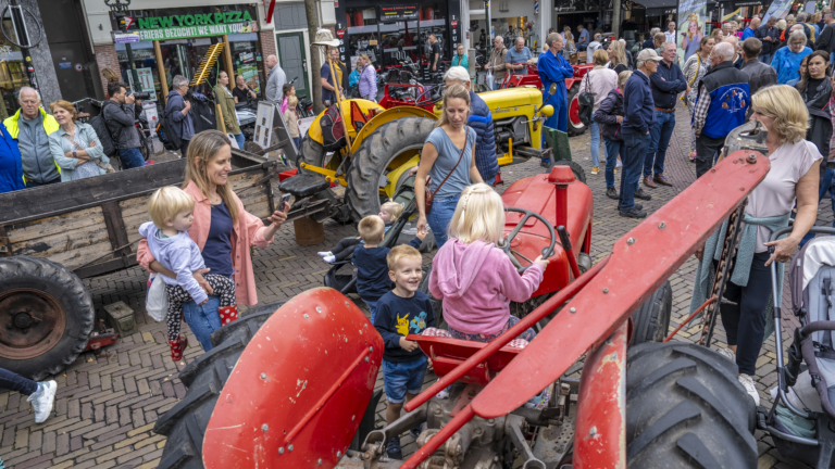 Een gezellig weerzien tussen ‘lappen’, trekkers en paarden: “We hebben niet te klagen hoor”