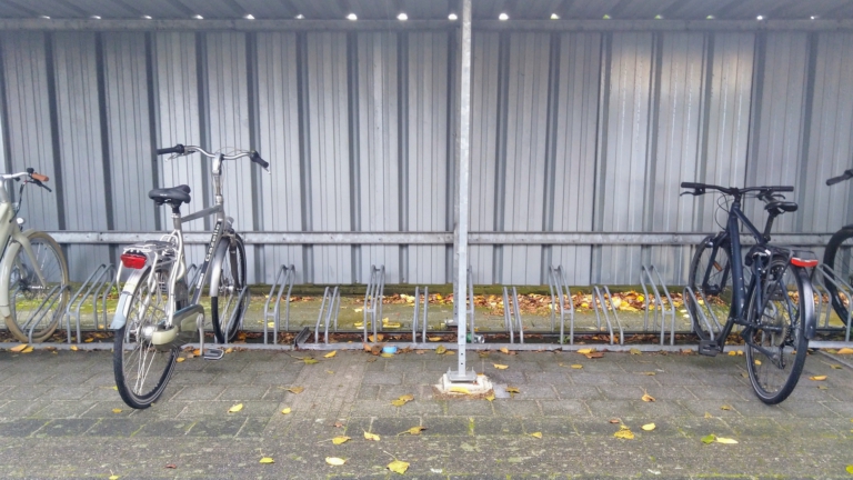 Lege fietsenrekken, scholen eerder dicht: extra voorzichtig voor storm Ciarán