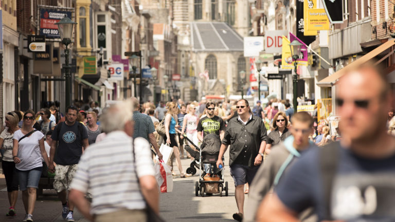 Breedstraat en Gedempte Nieuwesloot op de schop, groen in de Langestraat: “Superblij mee”