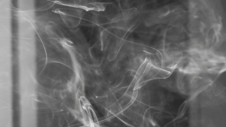 Fransozen stoned op de weg; moeder naar Alkmaar om hen en haar auto te halen