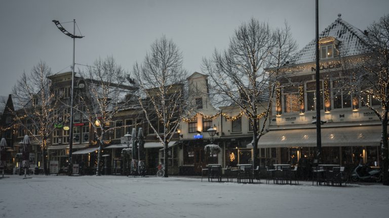 Waagplein in december weer schaatsplein, mét koek-en-zopie 🗓