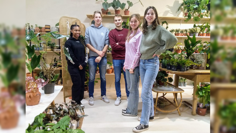 ‘Banaqua’ laat bananen goed terecht komen: “Zeker goede stoffen voor planten”