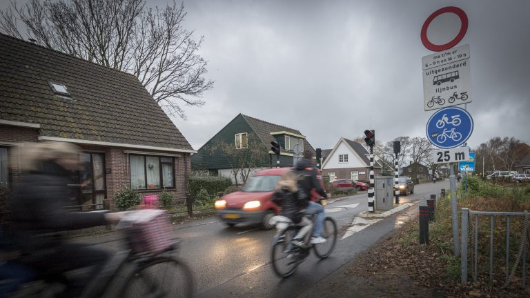 Alkmaars college biedt bewoners De Nollen pasje voor spitspaal op de Herenweg