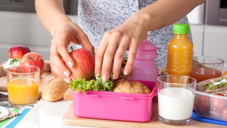 Tips voor een gezonde lunchbox voor schoolgaande kinderen 🗓