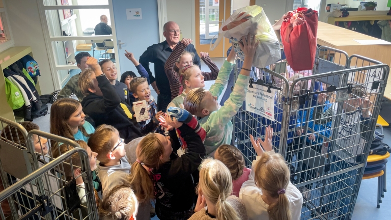 Enthousiasme en verbazing bij start textielrace: “Echt waar, zo veel?”