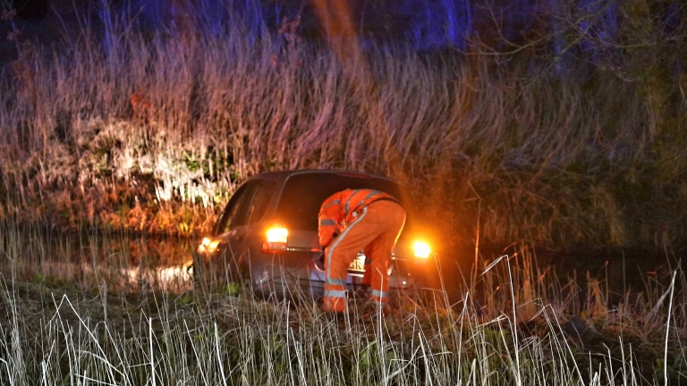 Hulpdiensten in actie na éénzijdig ongeval Alkmaarse Martin Luther Kingweg