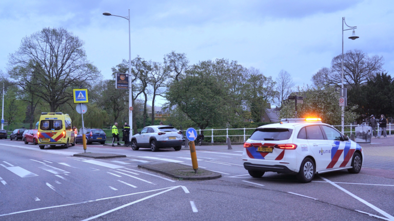 Scooterrijdster aangereden op Geestersingel in Alkmaar