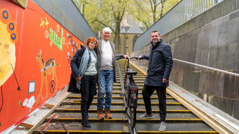 Fietsenstalling onder Canadaplein wordt toegankelijker met speciale wielgoten