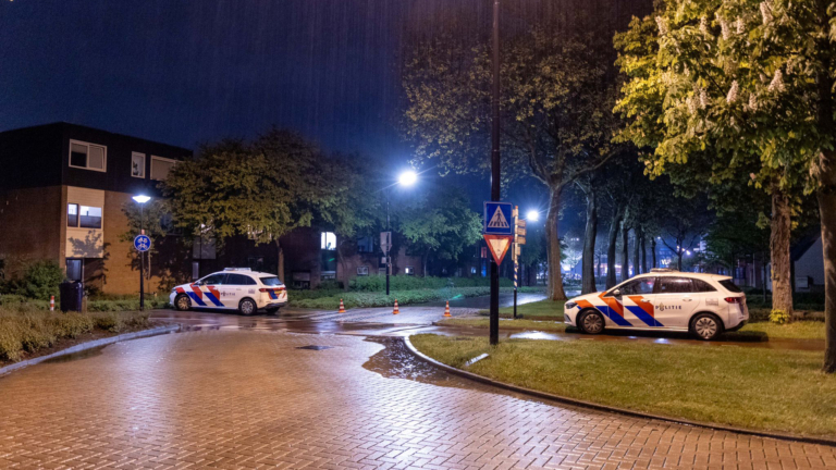 Automobilist rijdt door na aanrijding, fietser ernstig gewond