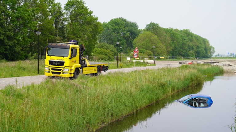 Auto te water door zorgen om kat
