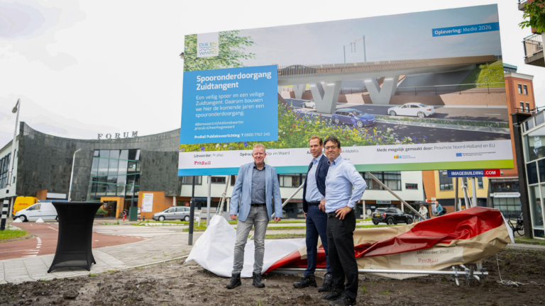 Het bord staat er: Zuidtangent straks zestien maanden deels dicht voor aanleg spooronderdoorgang
