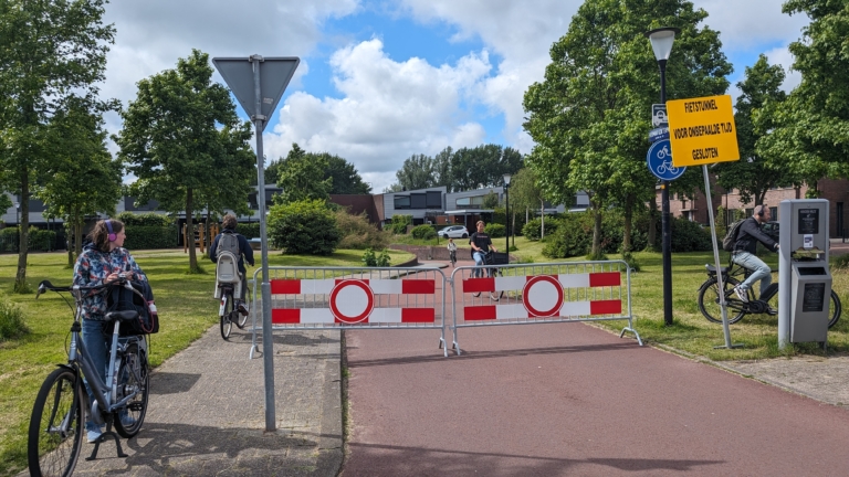 Fietstunnel op Herman Gorterpad afgesloten: “Ik ga toch een poging wagen”