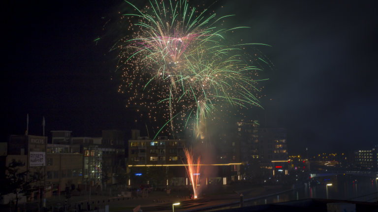 Alkmaarders stemmen vóór vuurwerkverbod, maar dat gaat nog niet in
