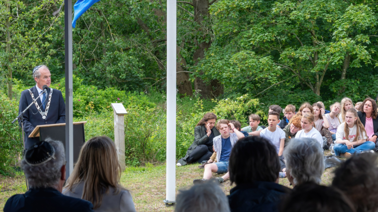 Veel zorgen tijdens herdenking Kamp Schoorl: “De haat naar de joden is niet verdwenen”