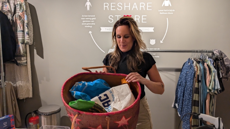 Vandaag was plastictasjes-loze dag: “Hergebruik ze totdat ze kapot zijn”