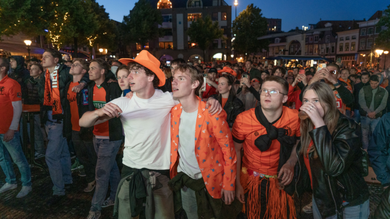 Minderjarigen mogen EK niet meekijken vanaf Waagplein: “Die verantwoordelijkheid willen we niet”