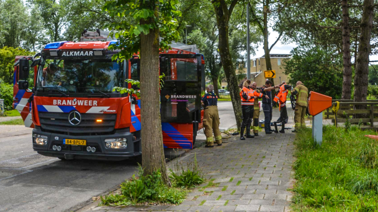 Duikers starten zoekactie na vondst kano in Alkmaarse sloot
