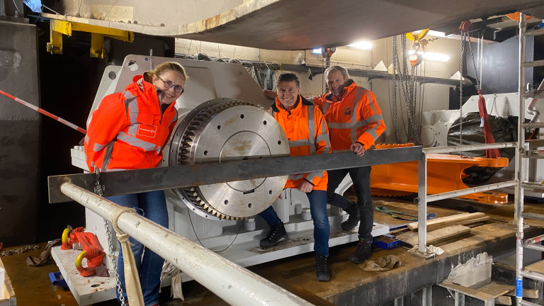 Nieuwe machinekamer voor Huiswaarderbrug: “Hadden ze dit 50 jaar geleden maar bedacht”