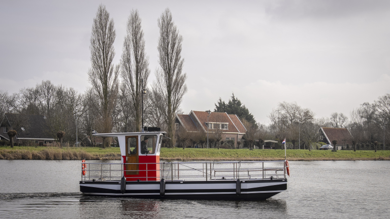 Pontschippers glimmen van trots na flinke walbeurt Wal-Nood 2: “Het lijkt wel een jacht”
