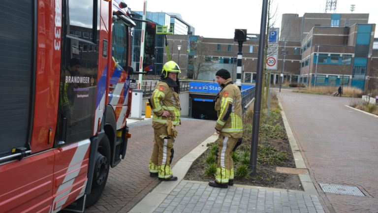 Lekkende brandstoftank: parkeergarage Stadsplein Heerhugowaard afgesloten