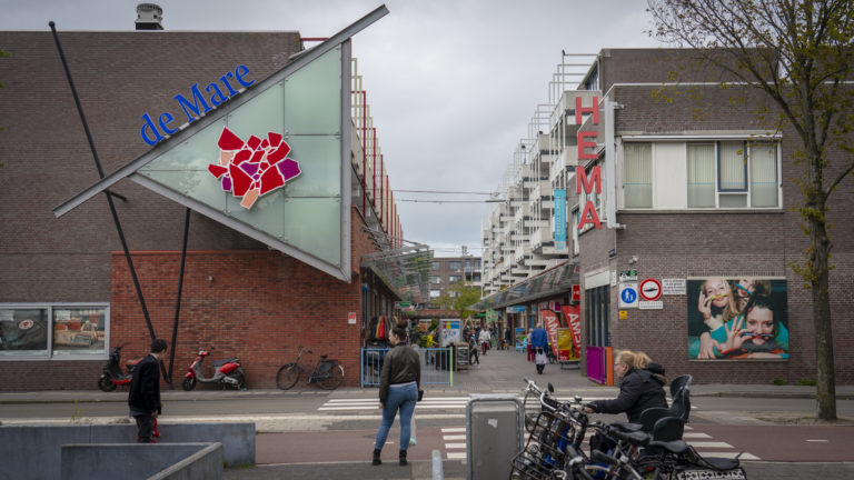 Verdriet om vertrekkende winkels in De Mare: “Ik kom hier al jaren”