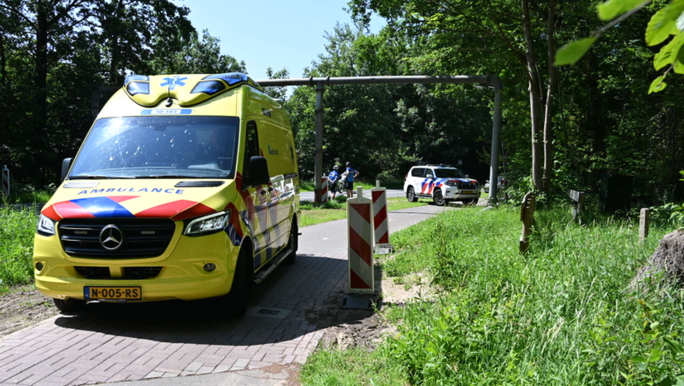 Wielrennersbotsing in Bergen, twee gewonden naar het ziekenhuis