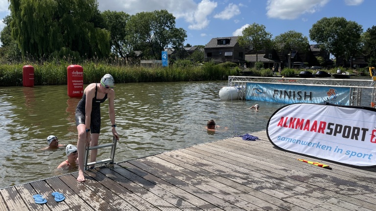 Eerste grote zwemwedstrijd in Hoornse Vaart: Alkmaar is nieuwe hotspot voor openwater