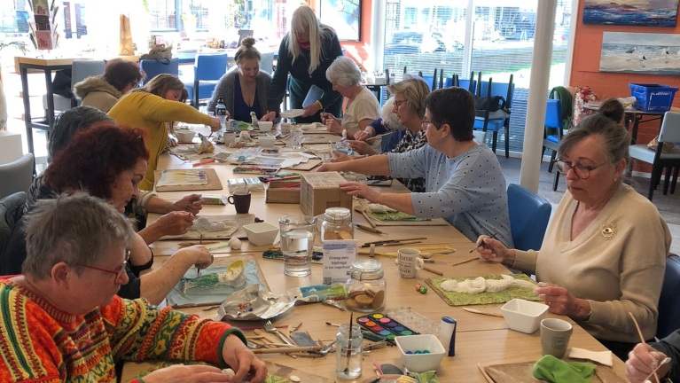 Museum Kranenburgh organiseert nieuwe workshop ‘Beweeg en Boetseer Samen’ 🗓