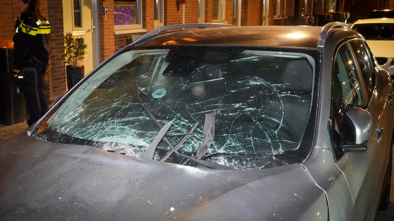 Bewoner Boomvalk weer de dupe door explosief, auto vernield