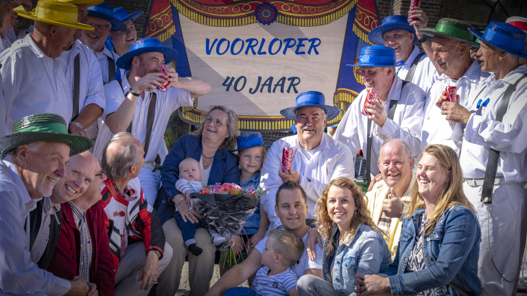 Jubilerende kaasdrager ‘Voorloper’ in het zonnetje gezet: “Net een familie”