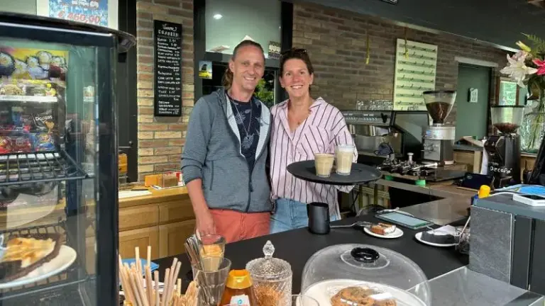 Laatste weekend voor Martijn en Marloes in zwembad Het Baafje
