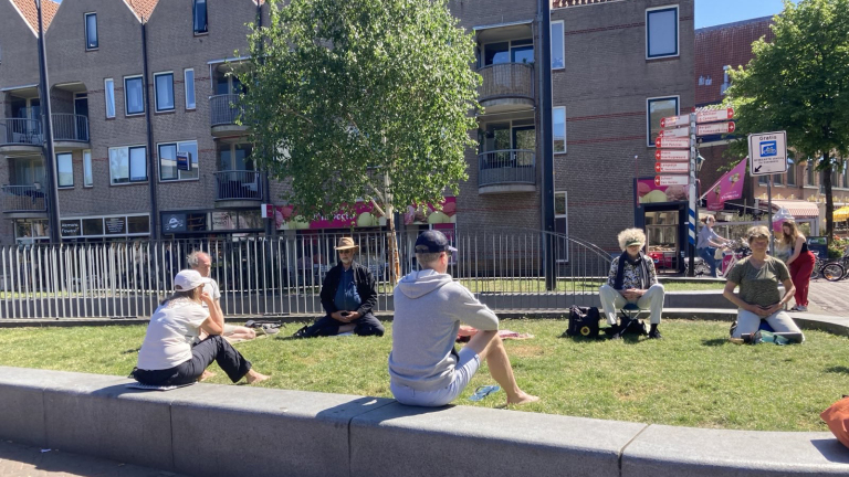 Samen stil zitten voor een betere wereld op Canadaplein Alkmaar 🗓